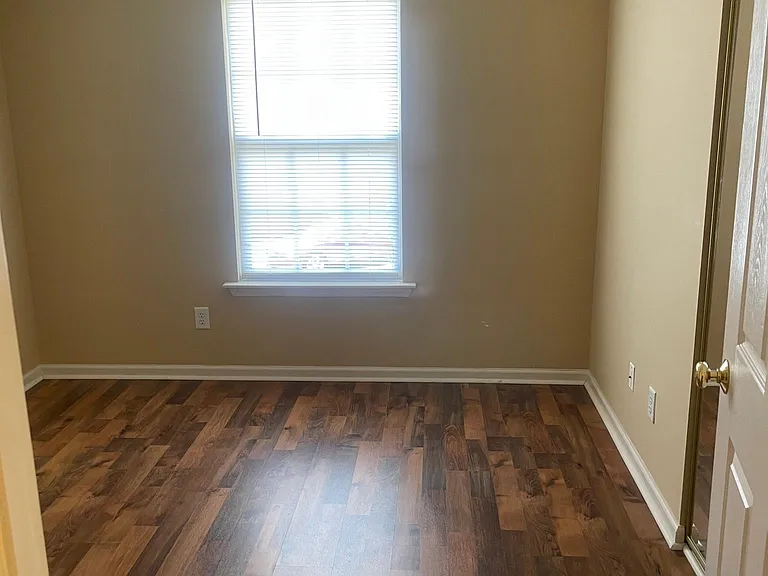 527 Third Loop Rd #E — Photo 5