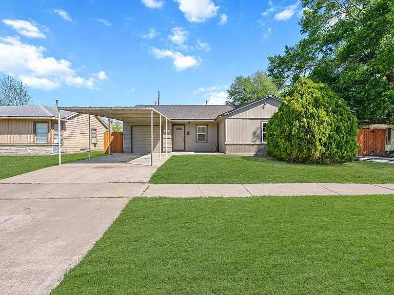 3209 Chestershire Dr — Photo 1