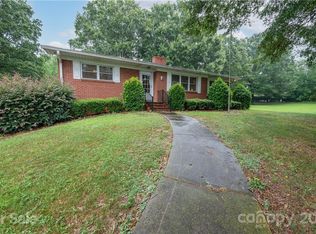 2001 Rocky River Rd, Charlotte, NC 28213