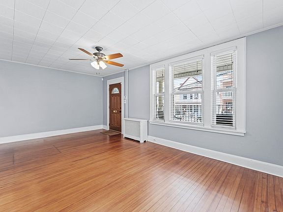 5th image of 303 Armstrong Ave
