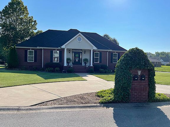 2nd image of 1409 Fleetwood Dr