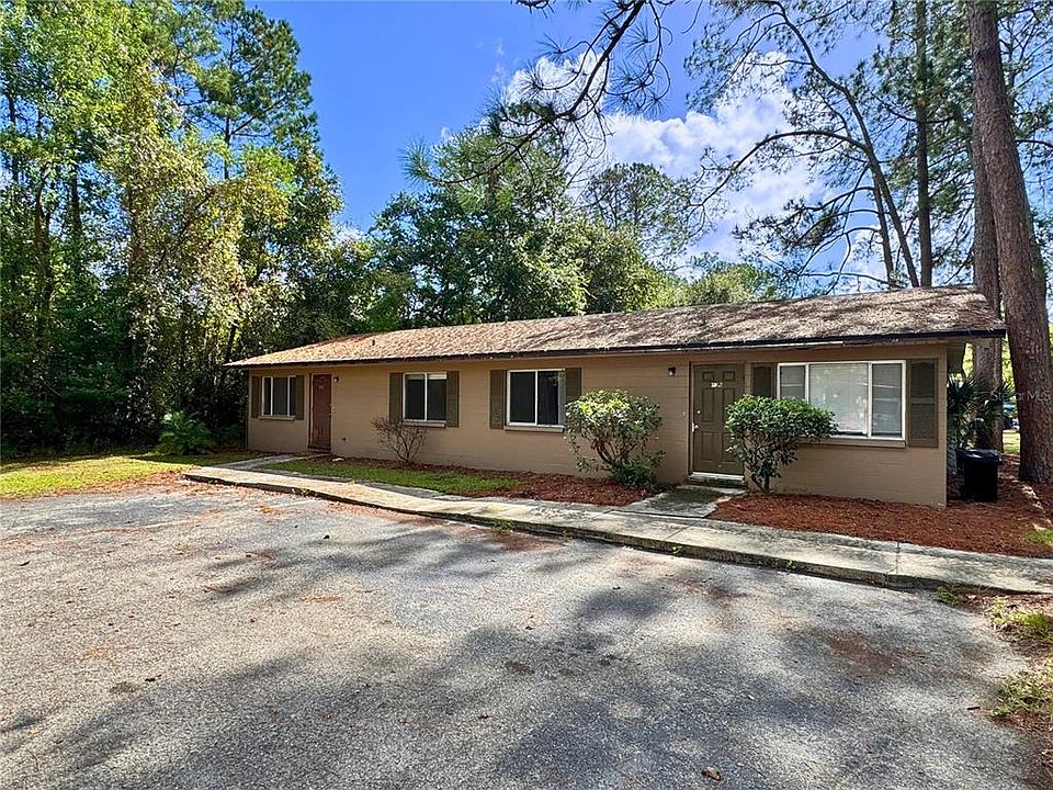 1st image of 5913 & 5915 NW 23RD TERRACE