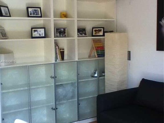 5th image of 549 Meridian Ave APT 10