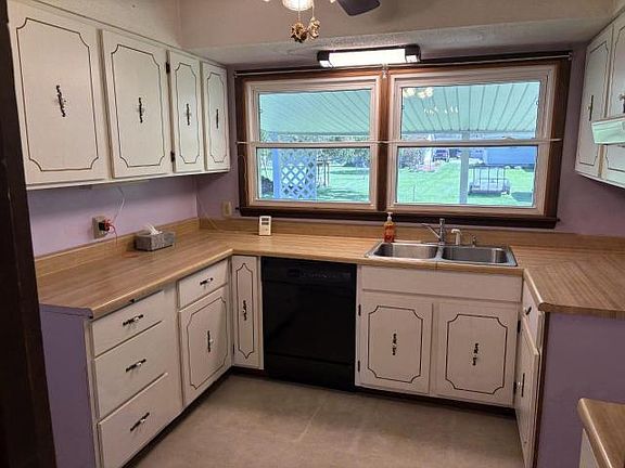 3rd image of 46 Drumcliffe Dr