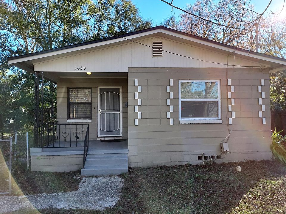 1st image of 1030 W 30th St