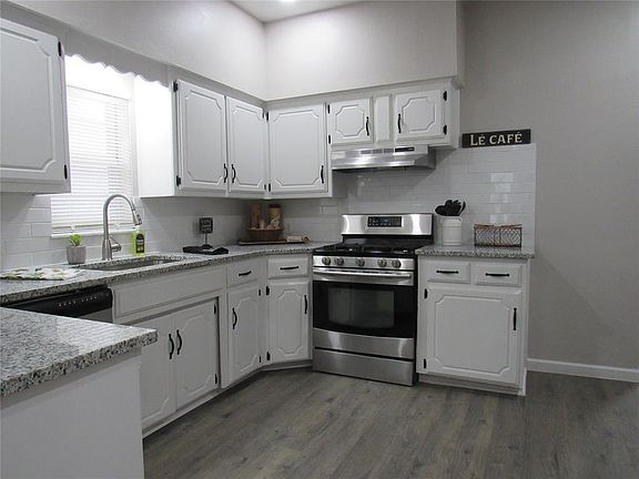 3rd image of 621 N Aydelotte Ave