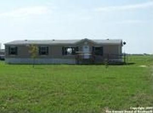 1130 County Road 7711, Devine, TX 78016