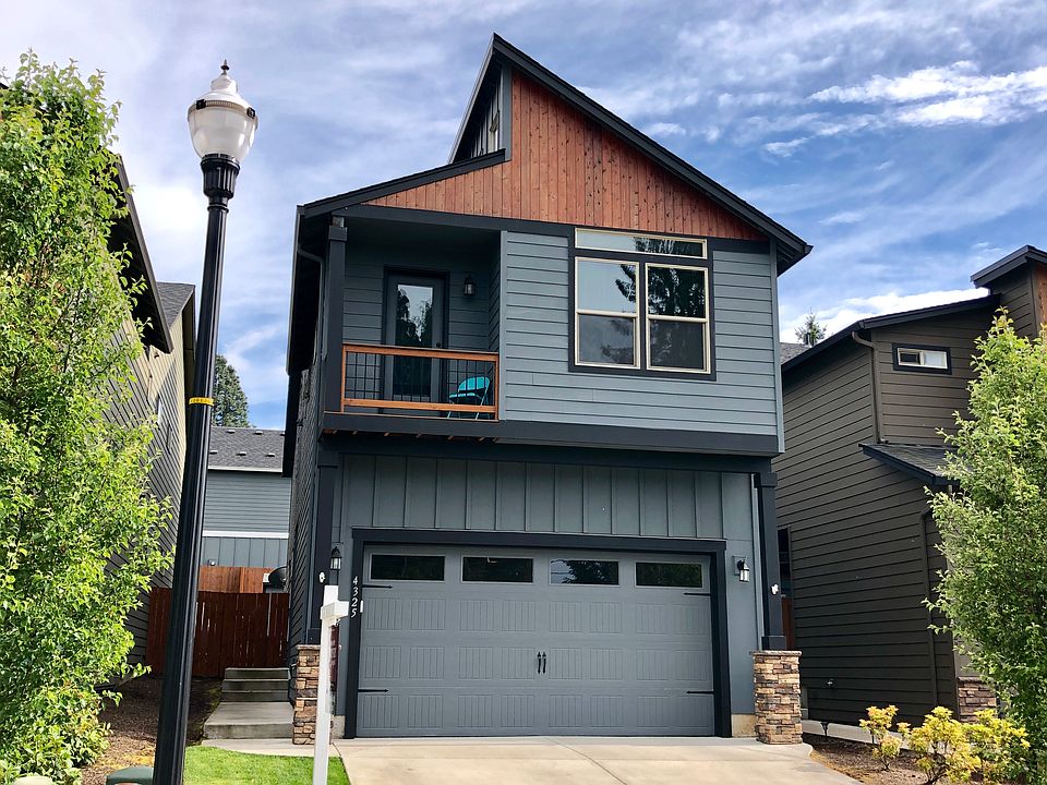 1st image of 4325 NE 114th St