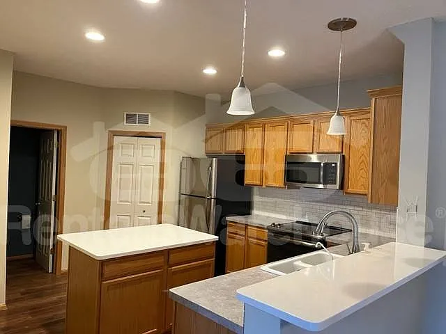 Building Photo - 4541 Victor Path #3