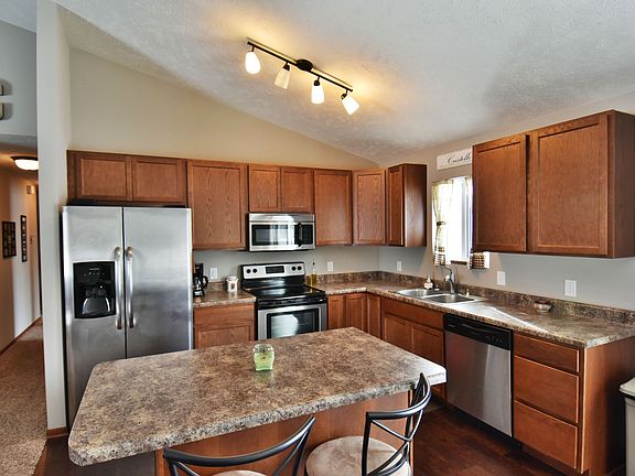 4th image of 1311 SW Kelsey Cir