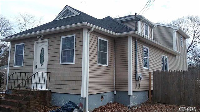 2nd image of 2 Hawthorne Ave