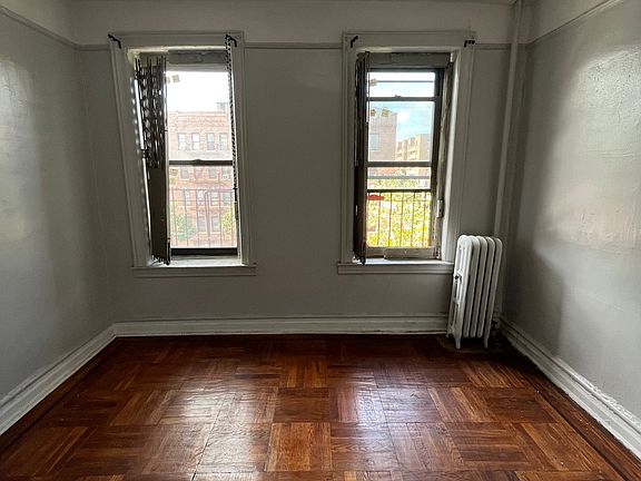 4th image of 425 Rockaway Pkwy APT C3
