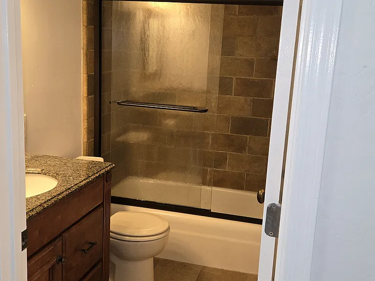 156 Laguna Royale Dr — Photo 13