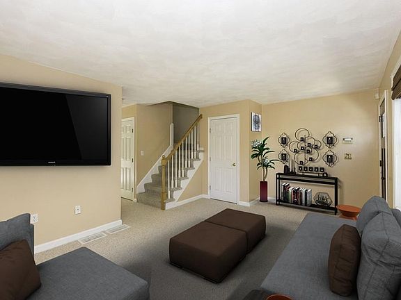 3rd image of 93 Weybossett St