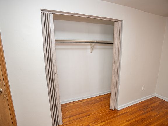 4th image of 210 E Dunklin St #B2