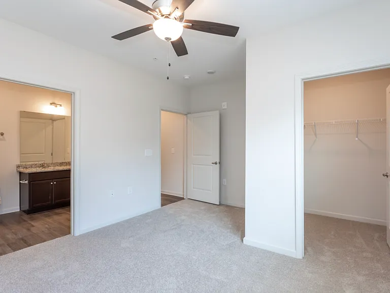 210 Grove Cir #101 — Photo 4