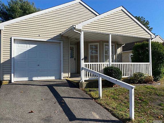 2nd image of 5 Limetree Dr