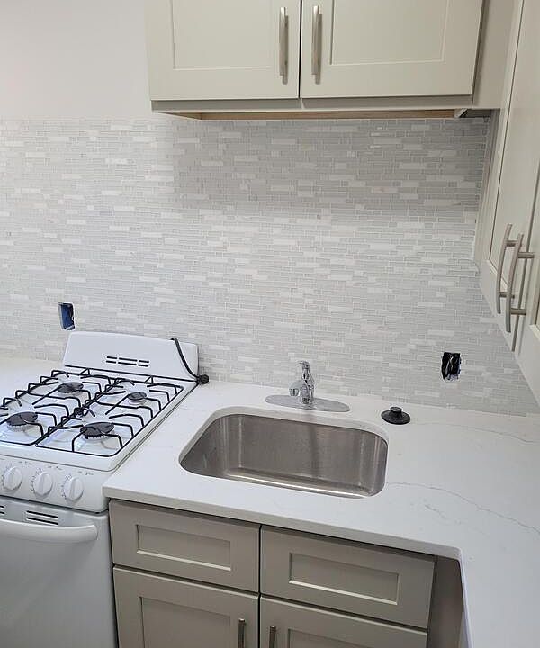 1st image of 1550 N Lafayette St #6