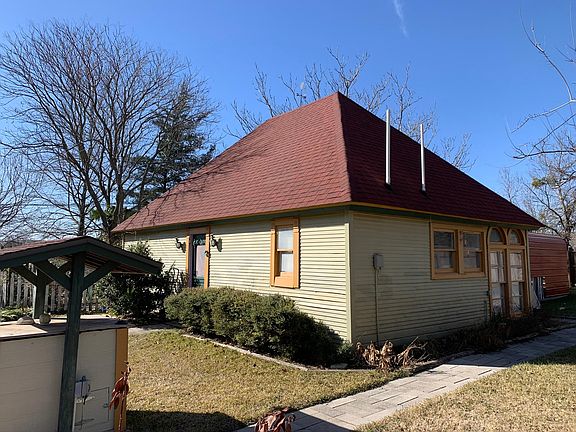 4th image of 506 W Mesquite St #2