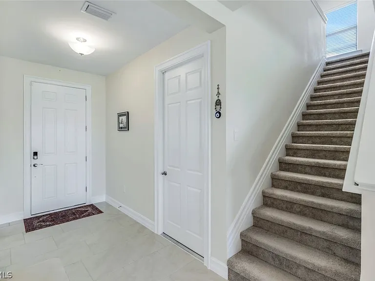 421 Coral Reef Pl — Photo 31