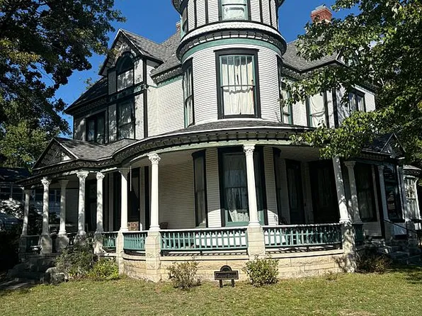 1128 S Garrison Ave, Carthage, MO 64836