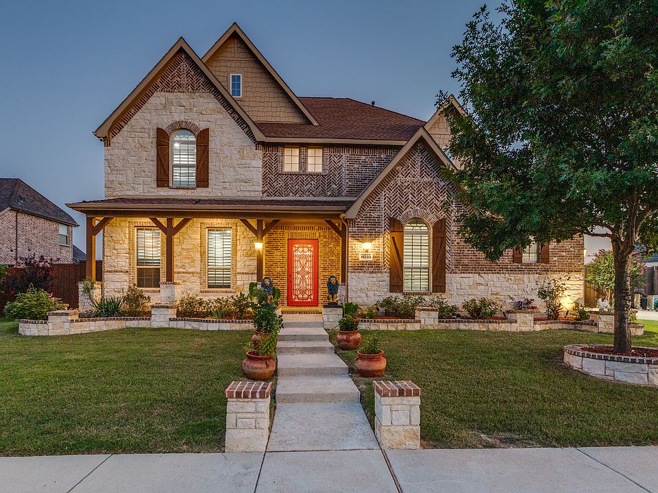 1st image of 15233 Fountain Ln