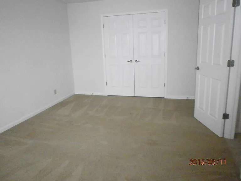 Taylor Way Apartments — Photo 13