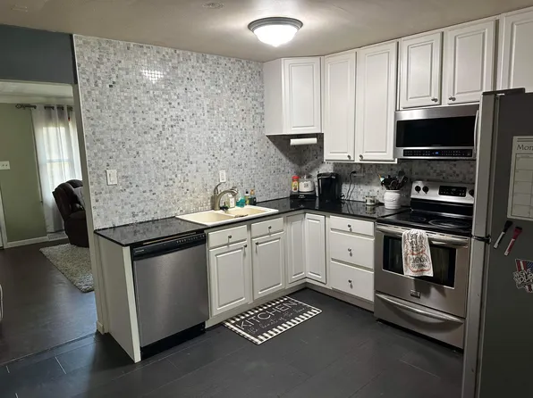 3977 Consear Rd, Lambertville, MI 48144