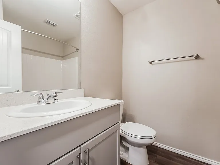 1124 Skyline Dr — Photo 14