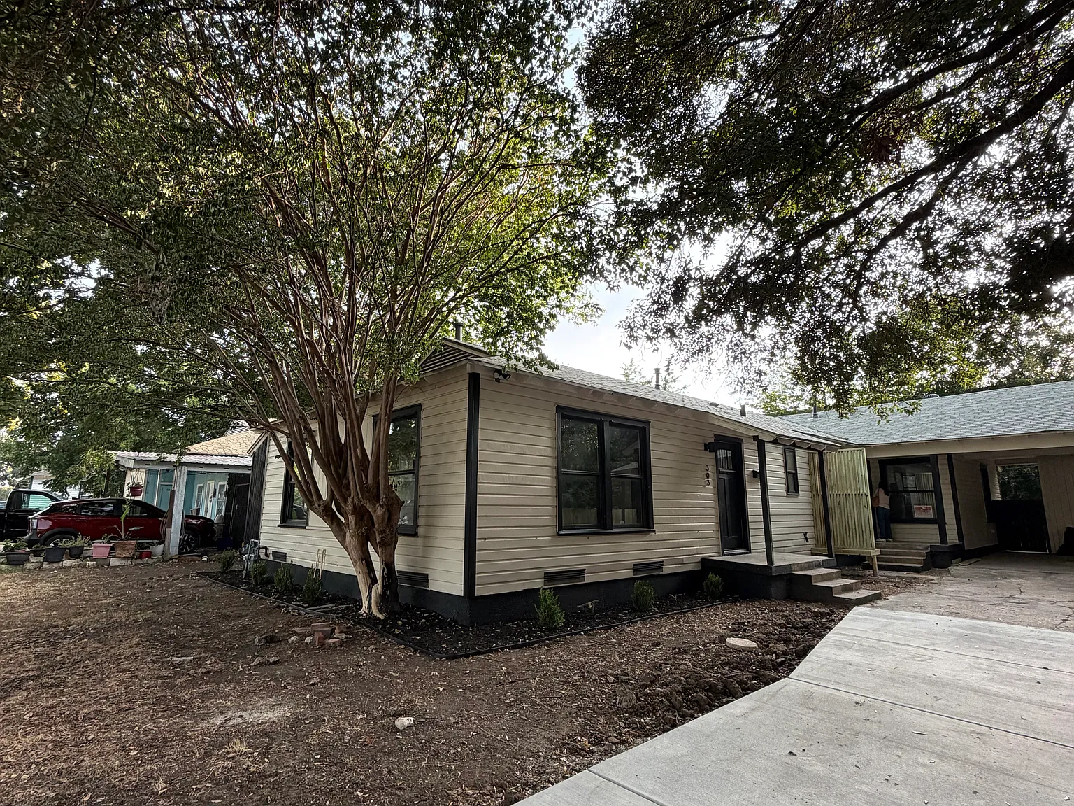 2 bed, 1704 sqft, $1,800 — Photo 1