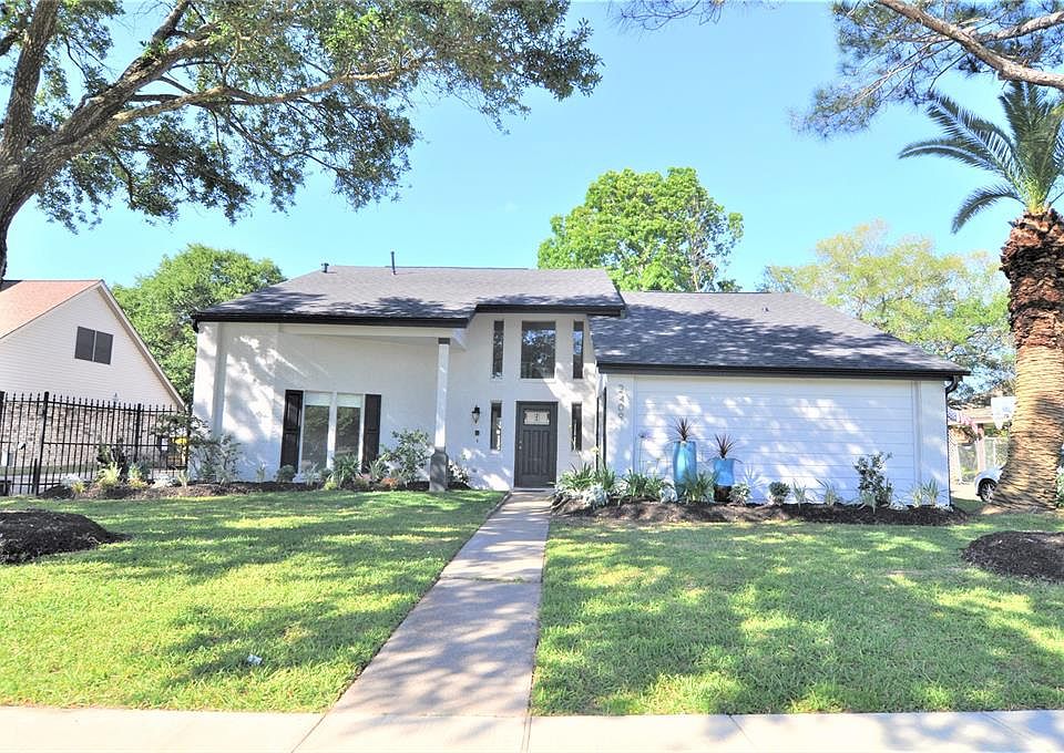 1st image of 2409 Golfcrest Dr