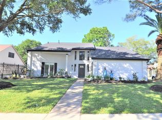 2409 Golfcrest Dr, Pearland, TX 77581