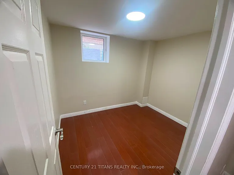 165 Elizabeth St #BASEMENT — Photo 5