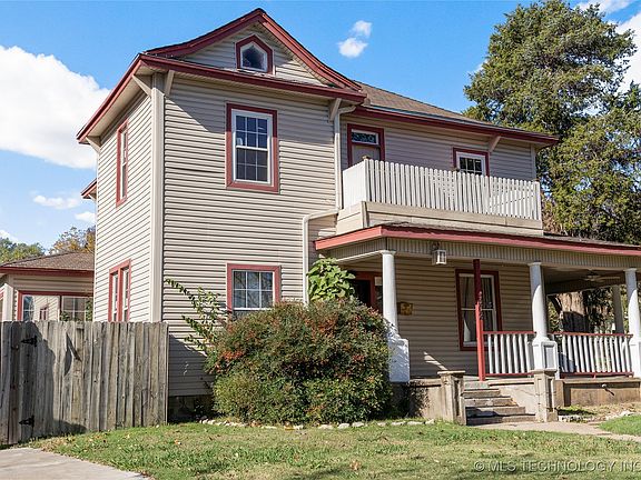 3rd image of 302 S Poplar St
