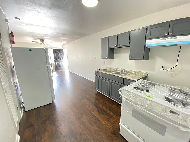 5400 Market St #8 — Photo 4