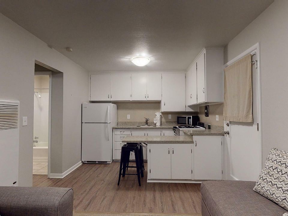 1st image of 509 Avenue C #1