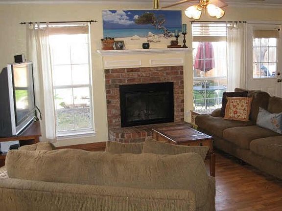 2nd image of 1385 Mimosa Ln