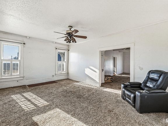 2nd image of 817 3rd St