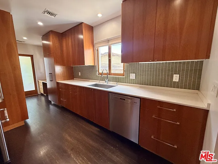 4248 Lexington Ave — Photo 14