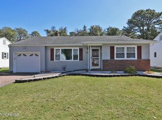 34 Beaverbrook Dr, Toms River, NJ 08757