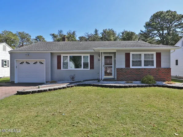 34 Beaverbrook Drive, Toms River, NJ 08757