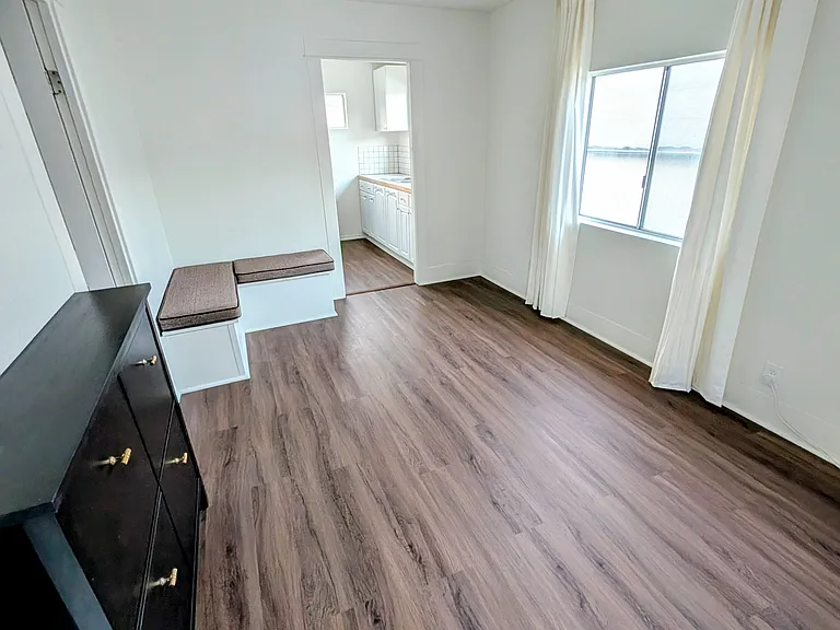 6217 Outlook Ave — Photo 3