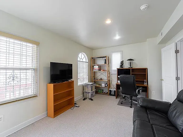 5501 8th St NW #4 — Photo 8