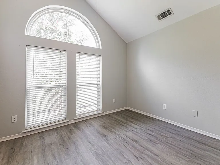 401 Kathy Ln — Photo 12