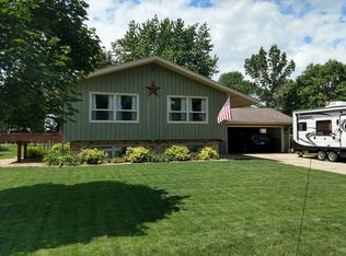 1110 Skylark Ln, Albert Lea, MN 56007