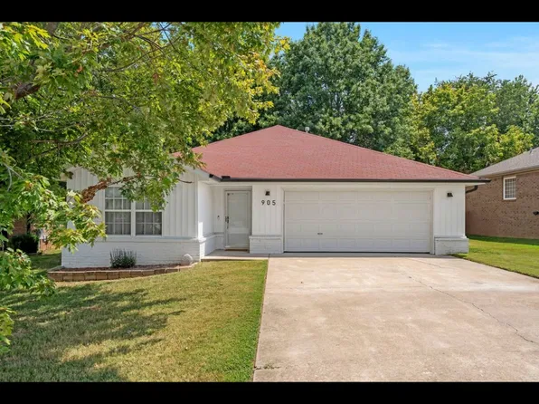 905 SW Natchez Ct, Bentonville, AR 72712