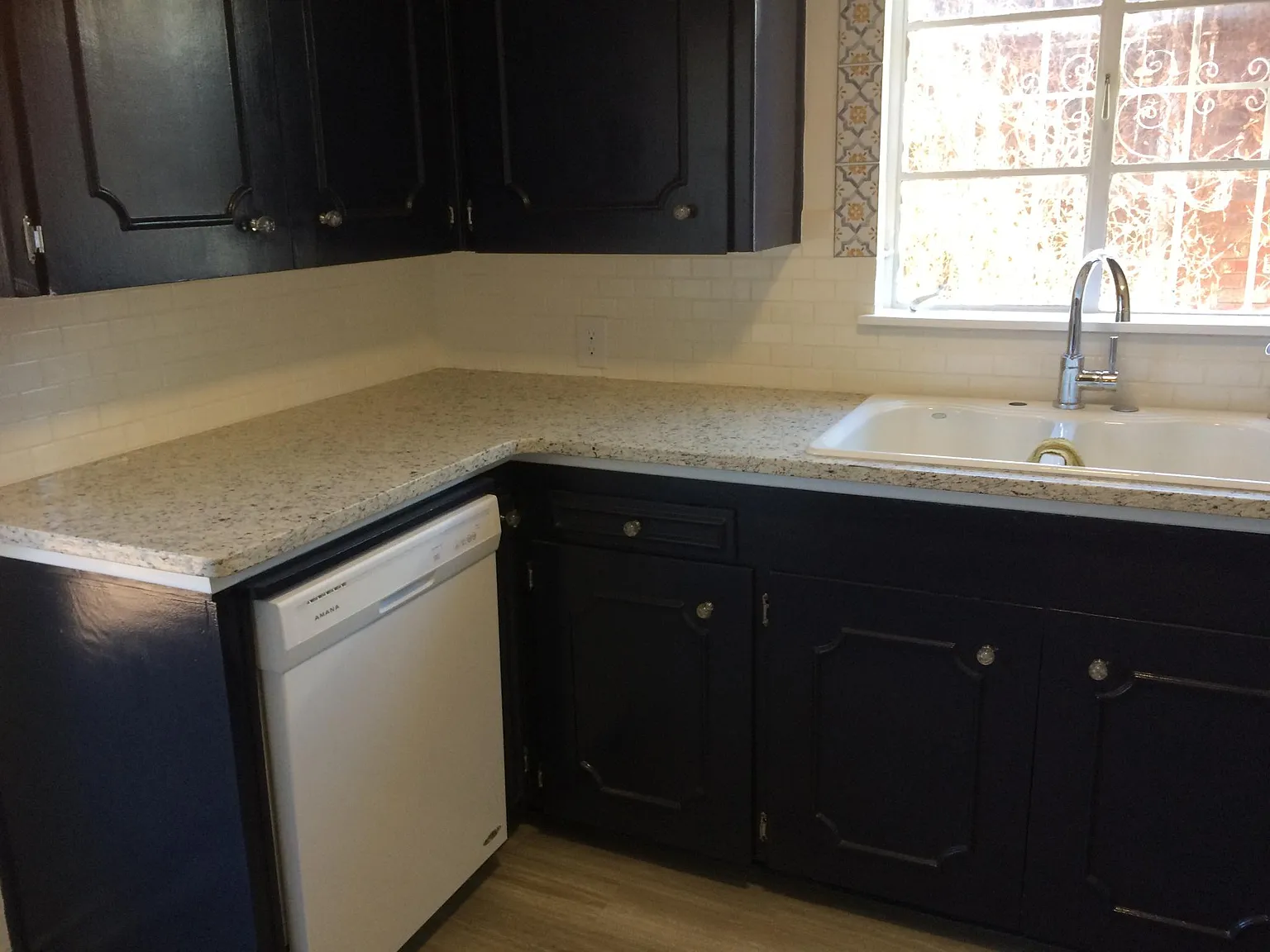2301 N Campbell St — Photo 4