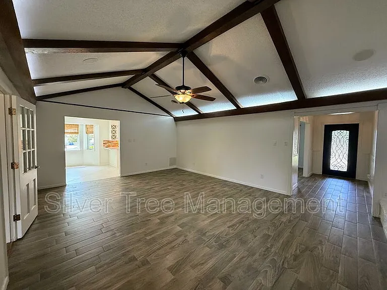 1710 Dickerson Dr — Photo 17