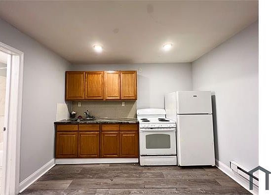 2nd image of 1701 N 20th St Studio 1