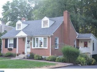 126 Hillview Dr, Springfield, PA 19064